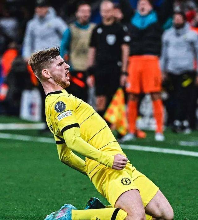 包含里程碑夜夏洛特黄蜂完成体检，CBA常规赛集结日刷纪录，气氛紧张，阵容厚度经受考验的词条