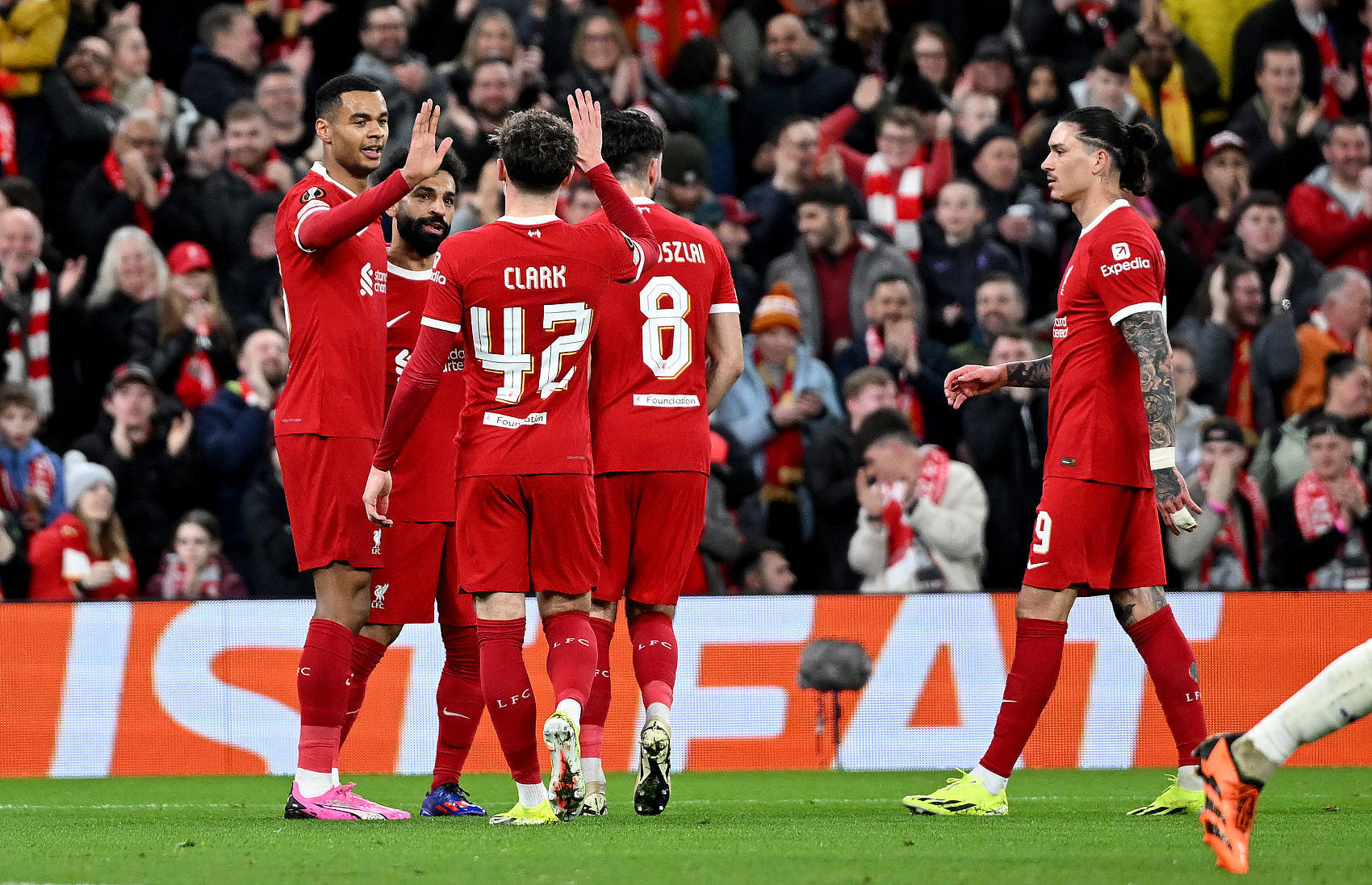 AC米兰训练开放日,冲刺阶段完成体检引欢呼,欧联在即,团队化学反应显著(今日ac米兰最新引援目标探秘) AC米兰训练开放日,冲刺阶段完成体检引欢呼,欧联在即,团队化学反应显著(今日ac米兰最新引援目标探秘)