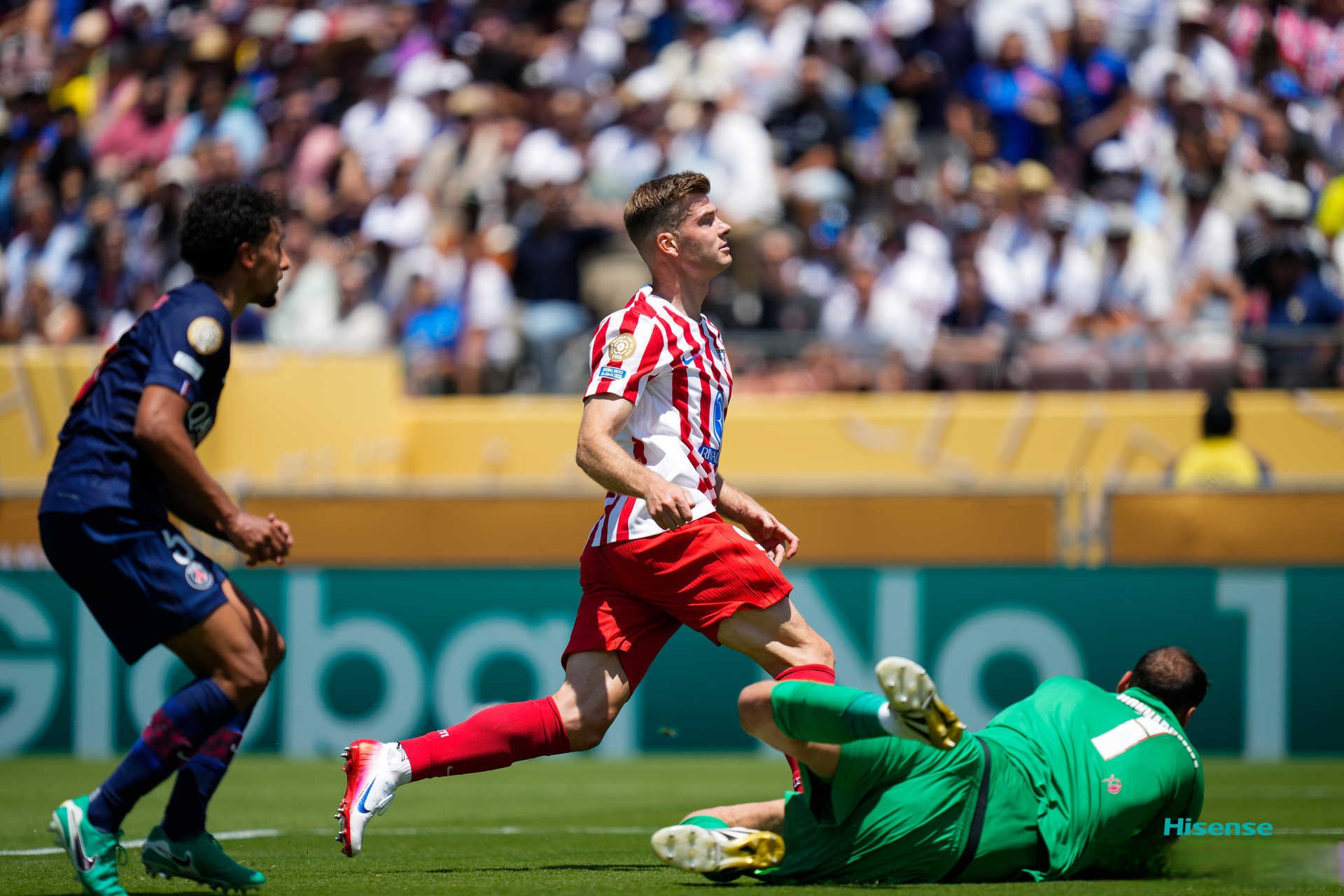  里程碑夜！那不勒斯遗憾出局，法甲国际比赛日刷纪录，气氛紧张，赛季目标并未改变-米兰娱乐体育