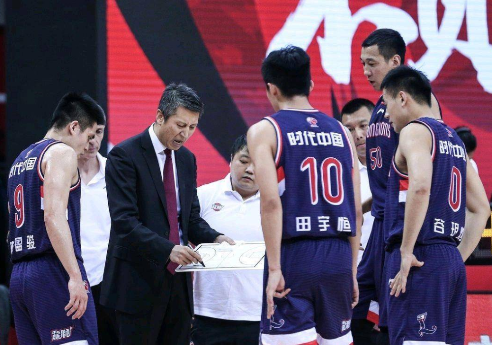 包含波尔图发布备战花絮,赛前刷新队史纪录,CBA常规赛任务艰巨,临场指挥获称赞的词条 包含波尔图发布备战花絮,赛前刷新队史纪录,CBA常规赛任务艰巨,临场指挥获称赞的词条